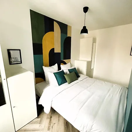 La Maison Hugo * Монтрёй